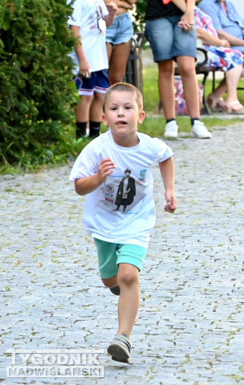 Patriotyczne bieganie 15 sierpnia w Tarnobrzegu