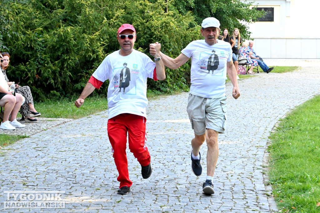 Patriotyczne bieganie 15 sierpnia w Tarnobrzegu