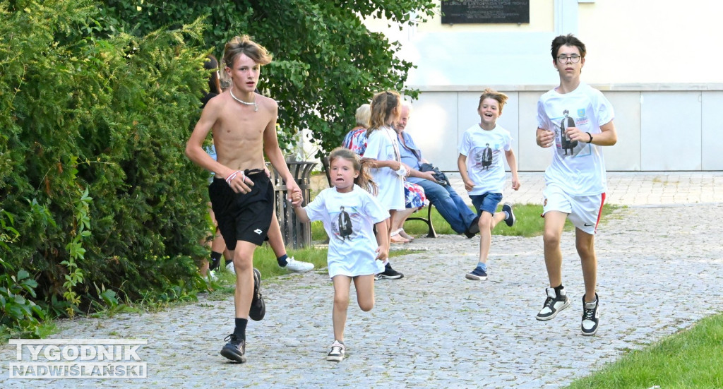Patriotyczne bieganie 15 sierpnia w Tarnobrzegu