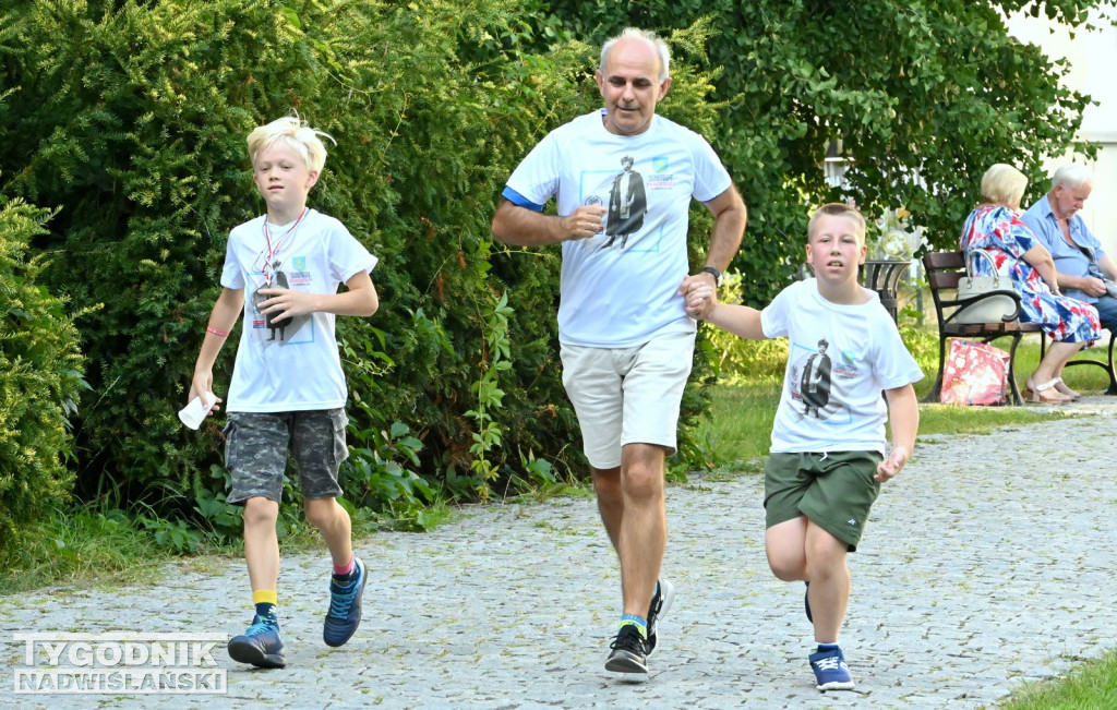 Patriotyczne bieganie 15 sierpnia w Tarnobrzegu
