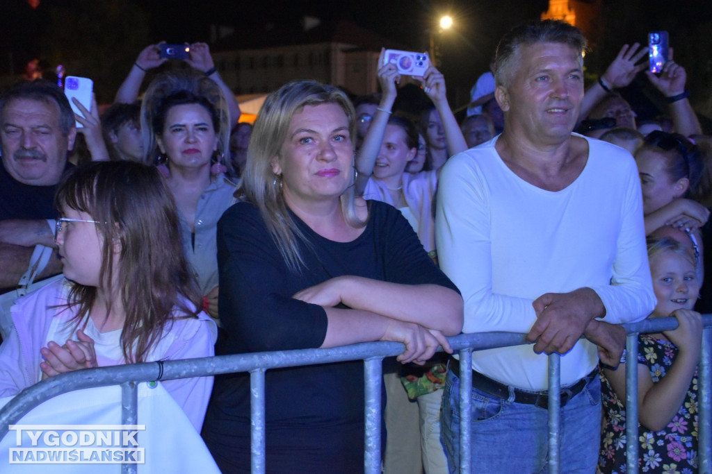 Zespół Piersi na Jarmarku w Klimontowie