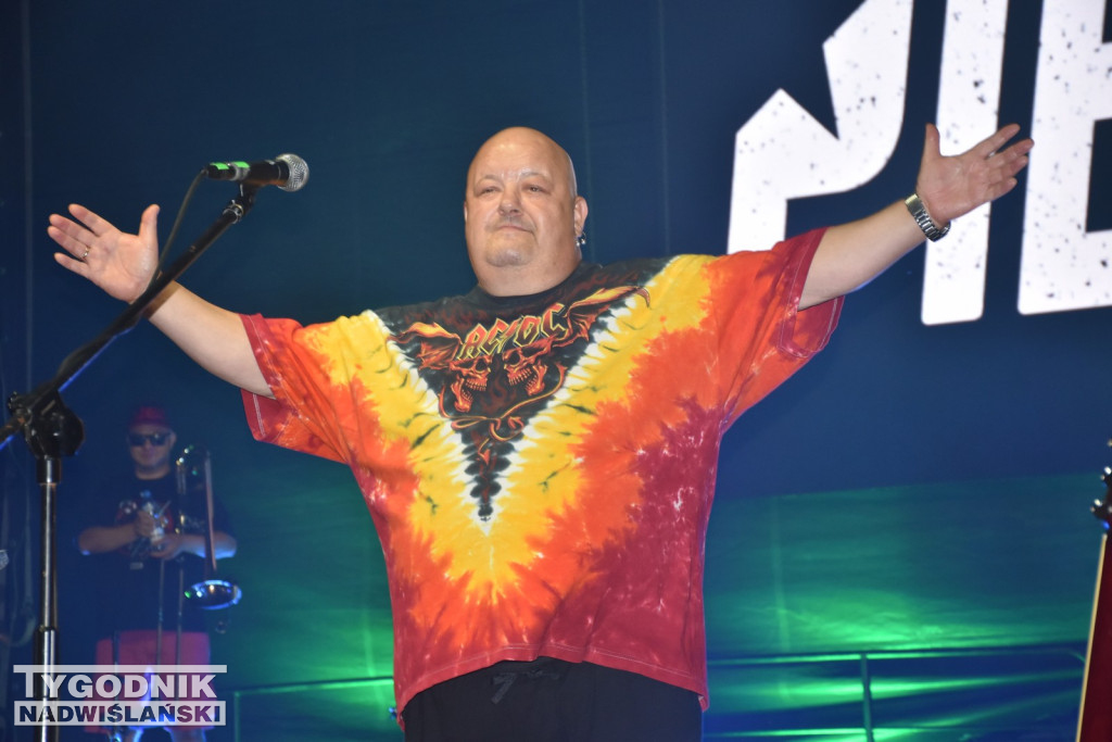 Zespół Piersi na Jarmarku w Klimontowie