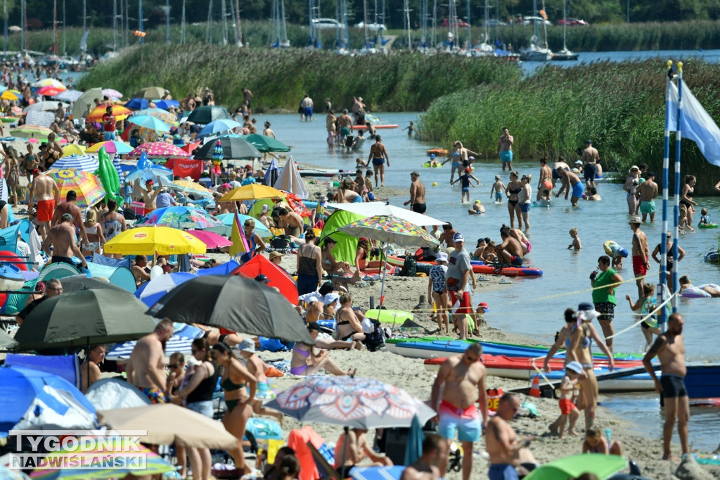Jezioro Tarnobrzeskie w niedzielę, 17 sierpnia