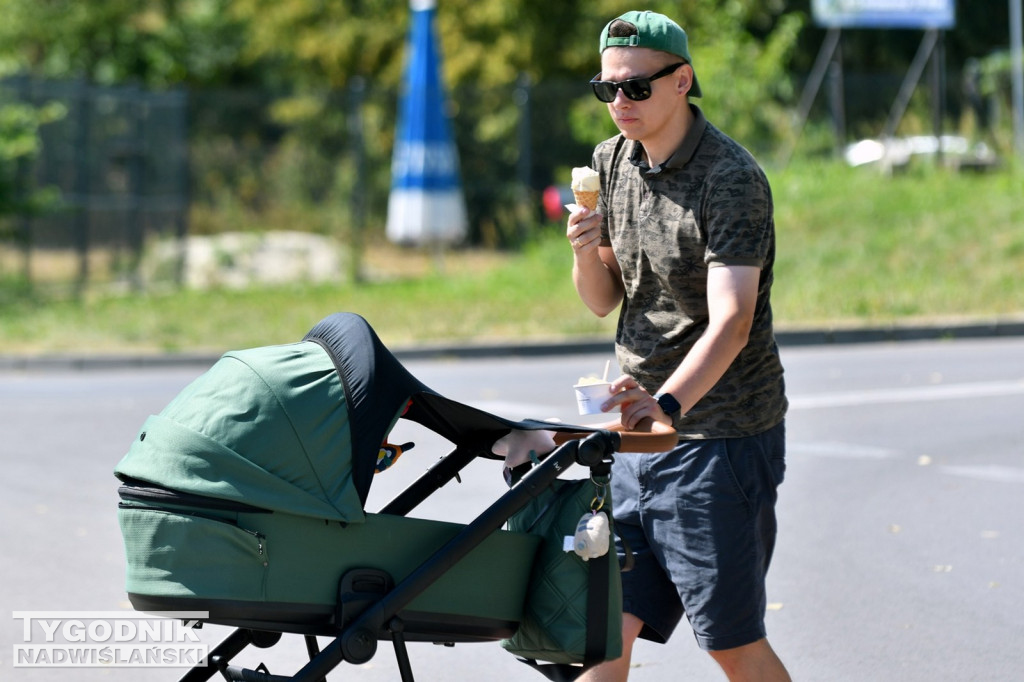 Jezioro Tarnobrzeskie w niedzielę, 17 sierpnia