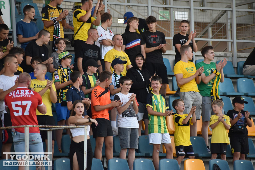 Zdjęcia kibiców z meczu Siarka - Star