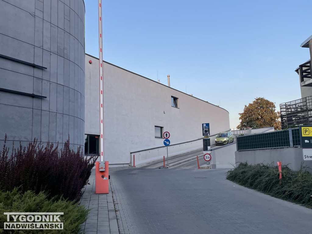 Parking Galerii Królewskiej w Sandomierzu