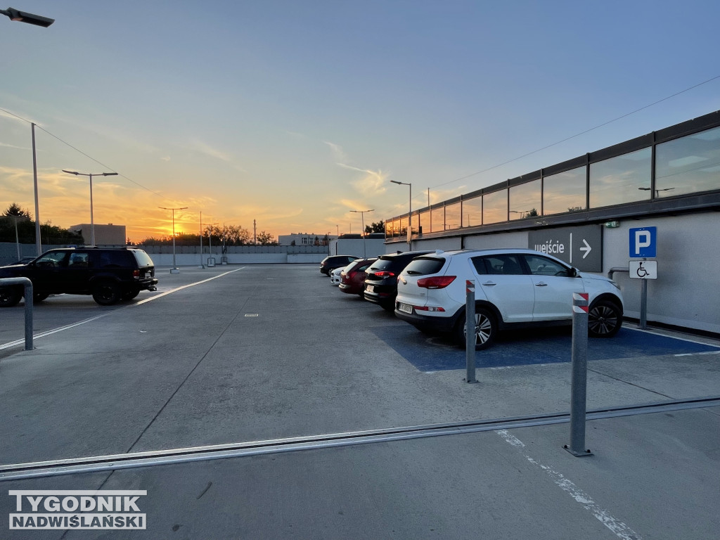 Parking Galerii Królewskiej w Sandomierzu