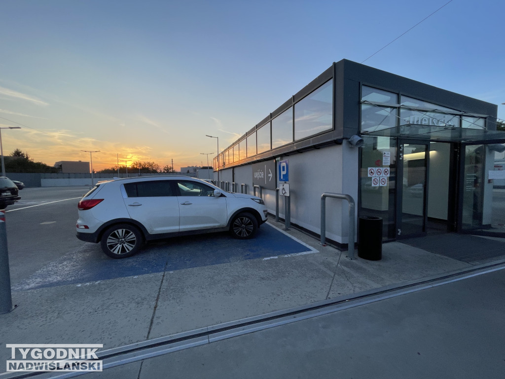 Parking Galerii Królewskiej w Sandomierzu