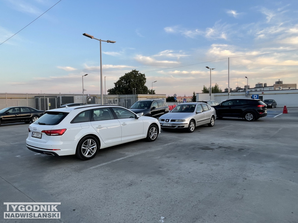 Parking Galerii Królewskiej w Sandomierzu