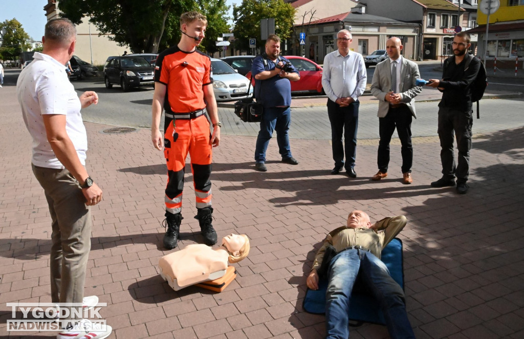 Defibrylator AED przy Centrum Seniora w Tarnobrzegu