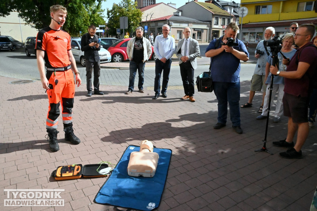 Defibrylator AED przy Centrum Seniora w Tarnobrzegu