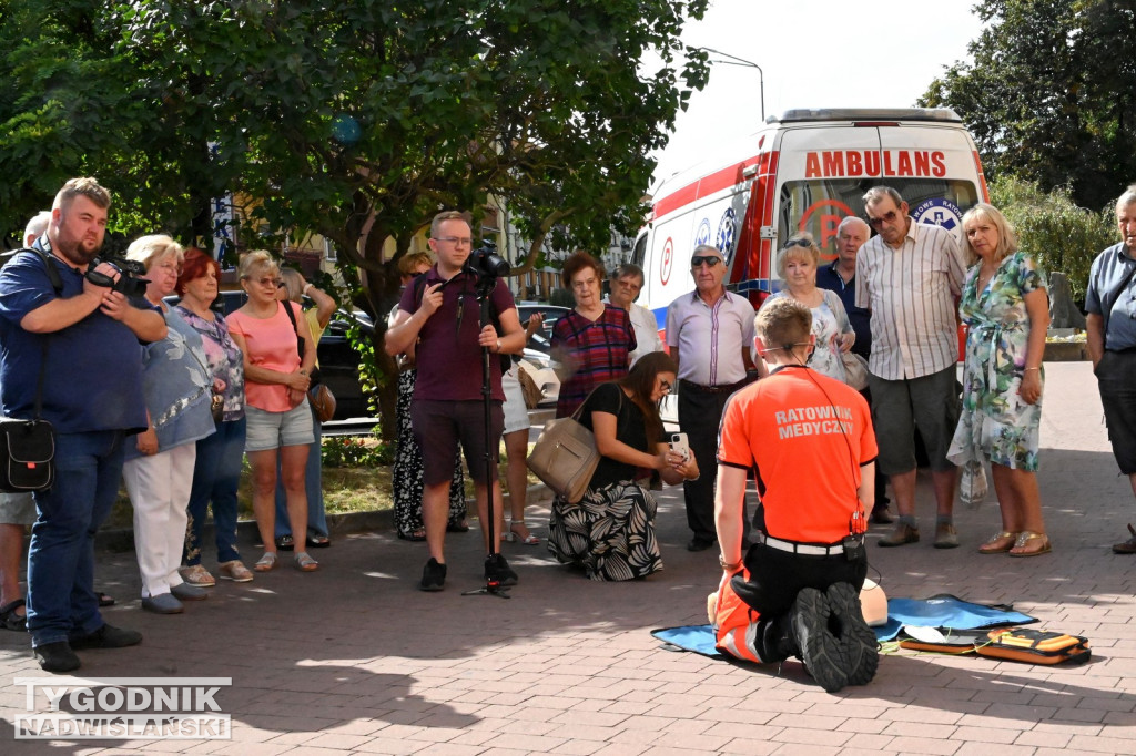 Defibrylator AED przy Centrum Seniora w Tarnobrzegu