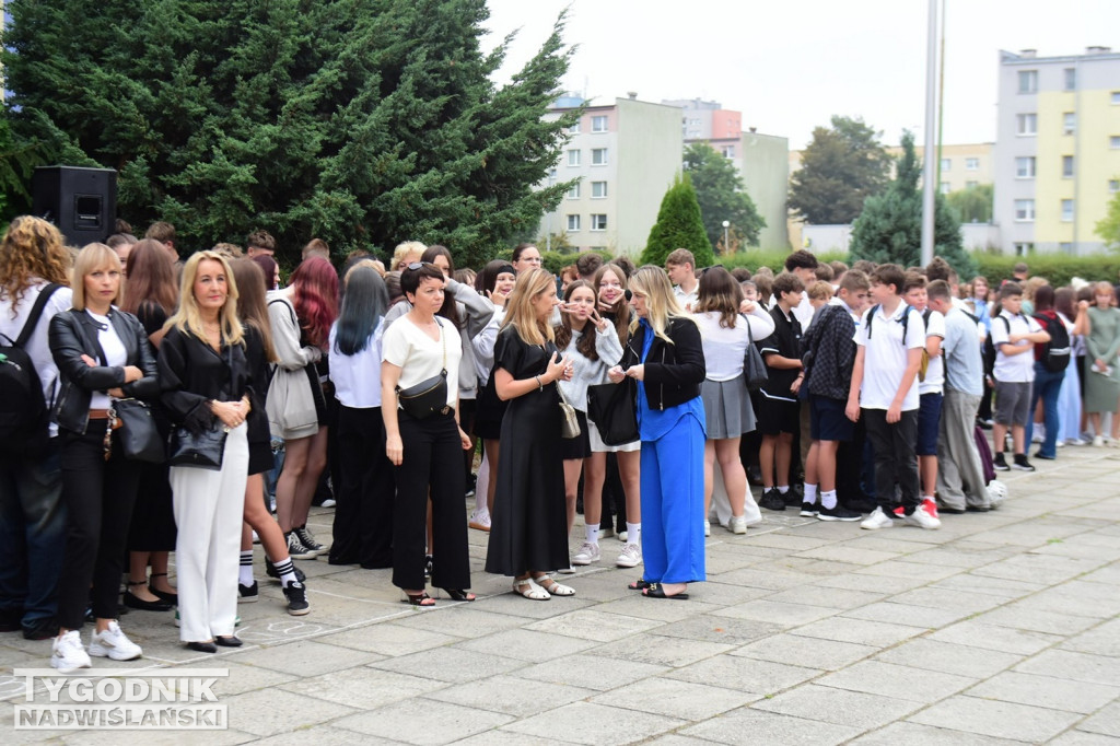 Rozpoczęcie roku szkolnego w SP nr 10 w Tarnobrzegu