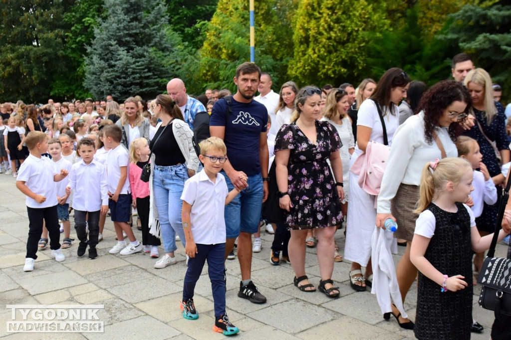 Rozpoczęcie roku szkolnego w SP nr 10 w Tarnobrzegu