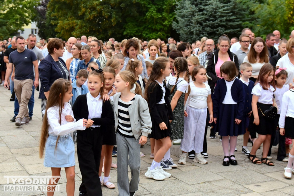 Rozpoczęcie roku szkolnego w SP nr 10 w Tarnobrzegu