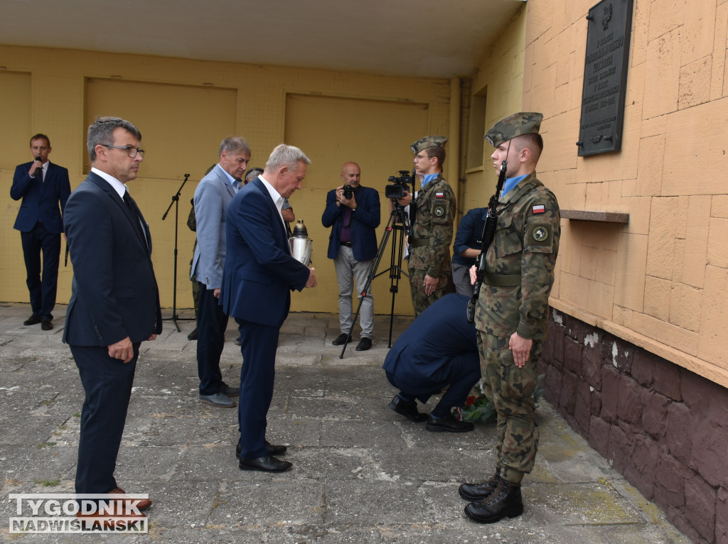Uroczystość na dworcu kolejowym w Sandomierzu