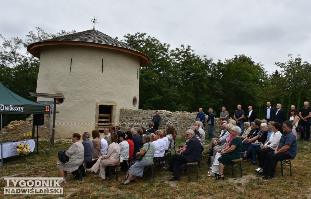 Otwarcie wyremontowanej baszty w N. Kicharach