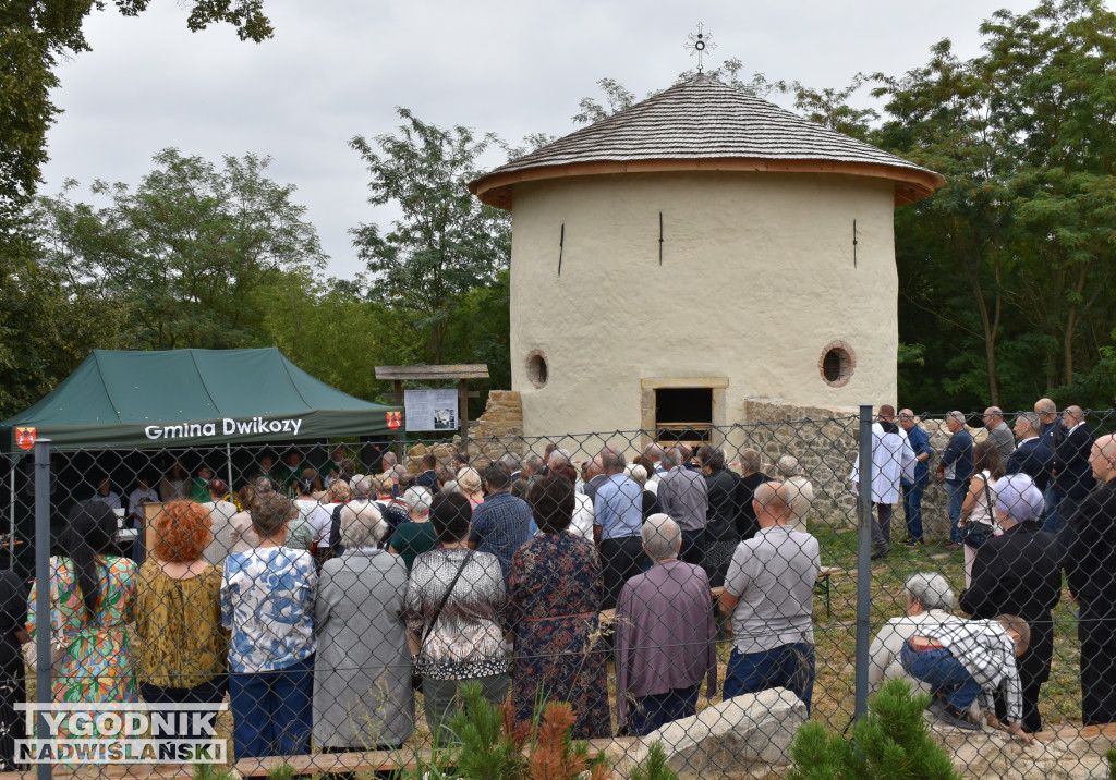Otwarcie wyremontowanej baszty w N. Kicharach