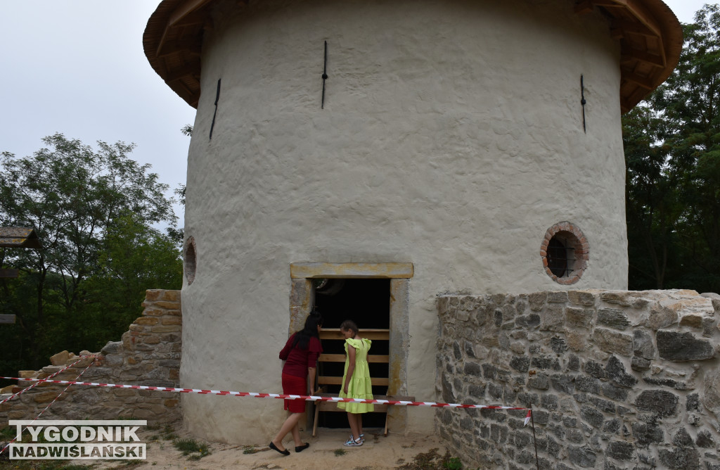 Otwarcie wyremontowanej baszty w N. Kicharach