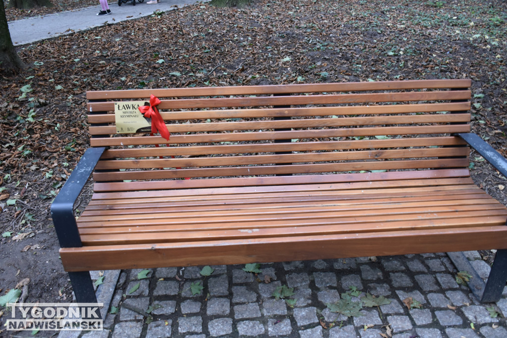 Ławki Mistrzów Kryminału w Sandomierzu