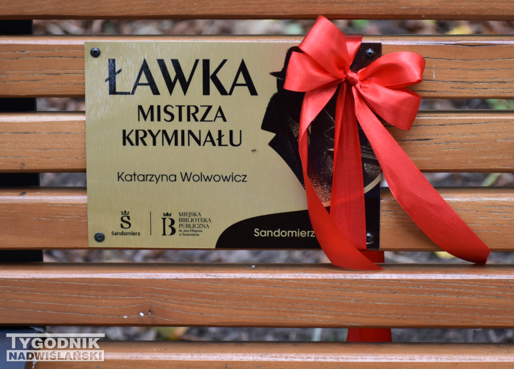 Ławki Mistrzów Kryminału w Sandomierzu