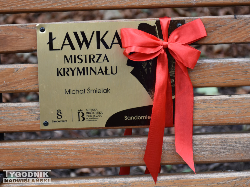 Ławki Mistrzów Kryminału w Sandomierzu