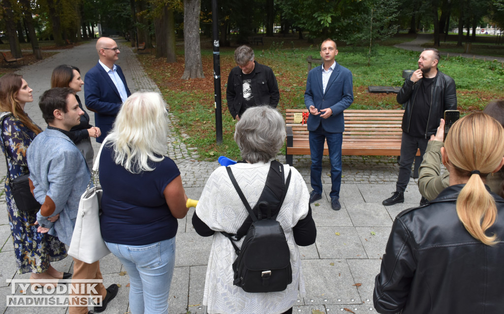 Ławki Mistrzów Kryminału w Sandomierzu