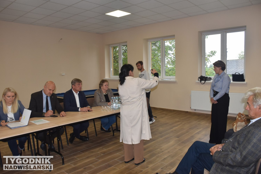 Podpisanie umowy na remont drogi wojewódzkiej w Ciszycy