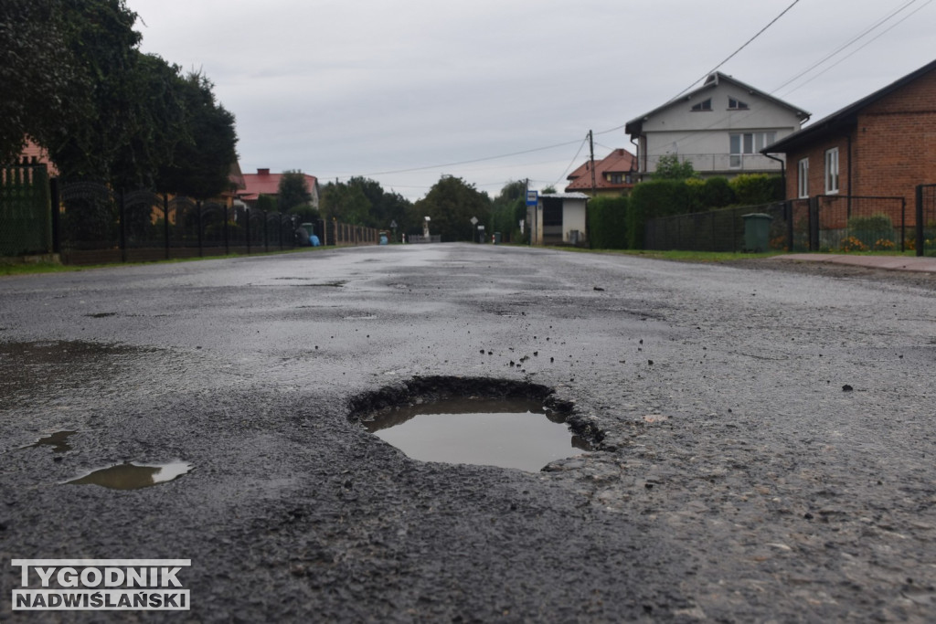 Podpisanie umowy na remont drogi wojewódzkiej w Ciszycy