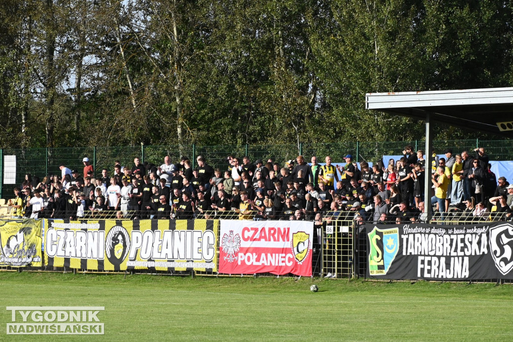 Kibice na meczu Czarni Połaniec - Siarka Tarnobrzeg