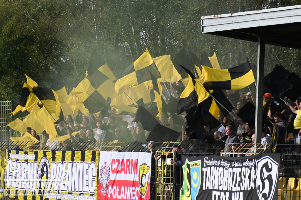 Kibice na meczu Czarni Połaniec - Siarka Tarnobrzeg