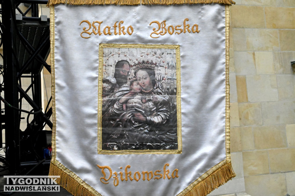Pielgrzymka do Sanktuarium Matki Bożej Dzikowskiej