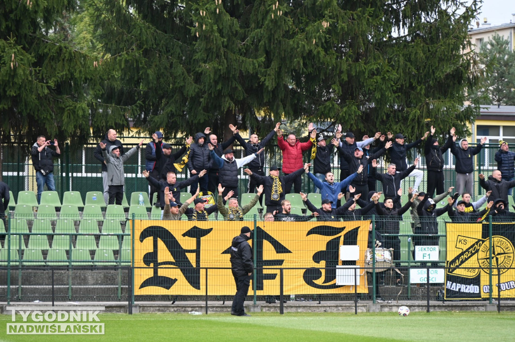Kibice na meczu Siarka - Naprzód Jędrzejów
