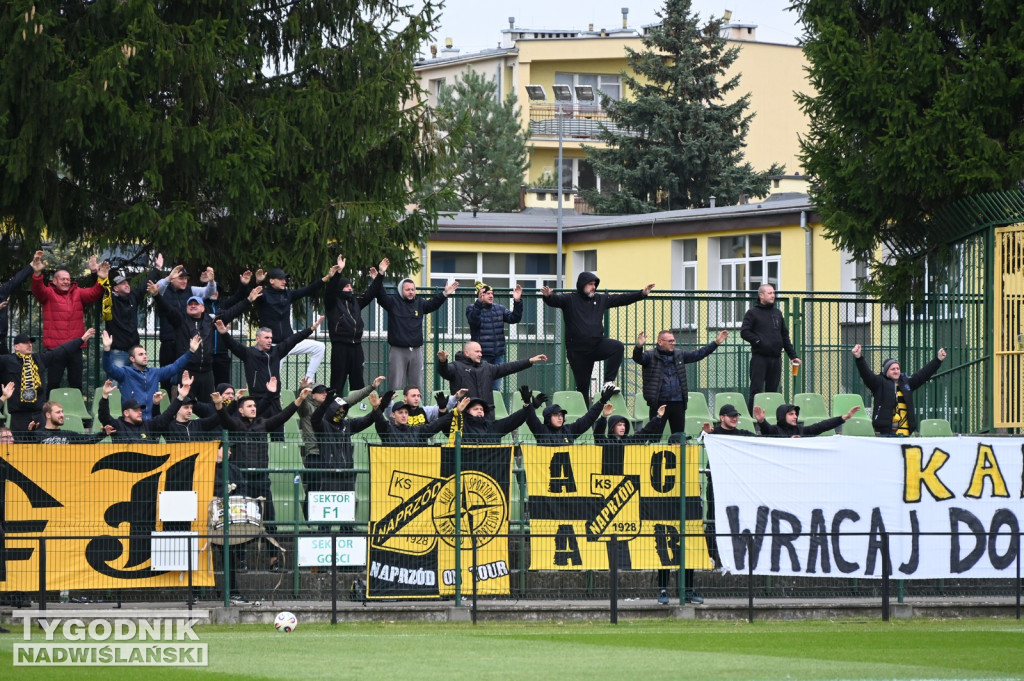 Kibice na meczu Siarka - Naprzód Jędrzejów