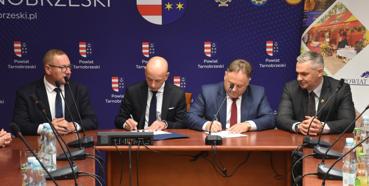 Podpisanie porozumienia między powiatami