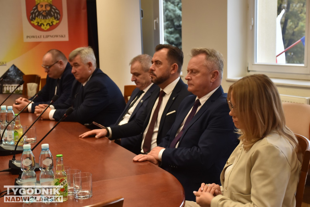 Podpisanie porozumienia między powiatami