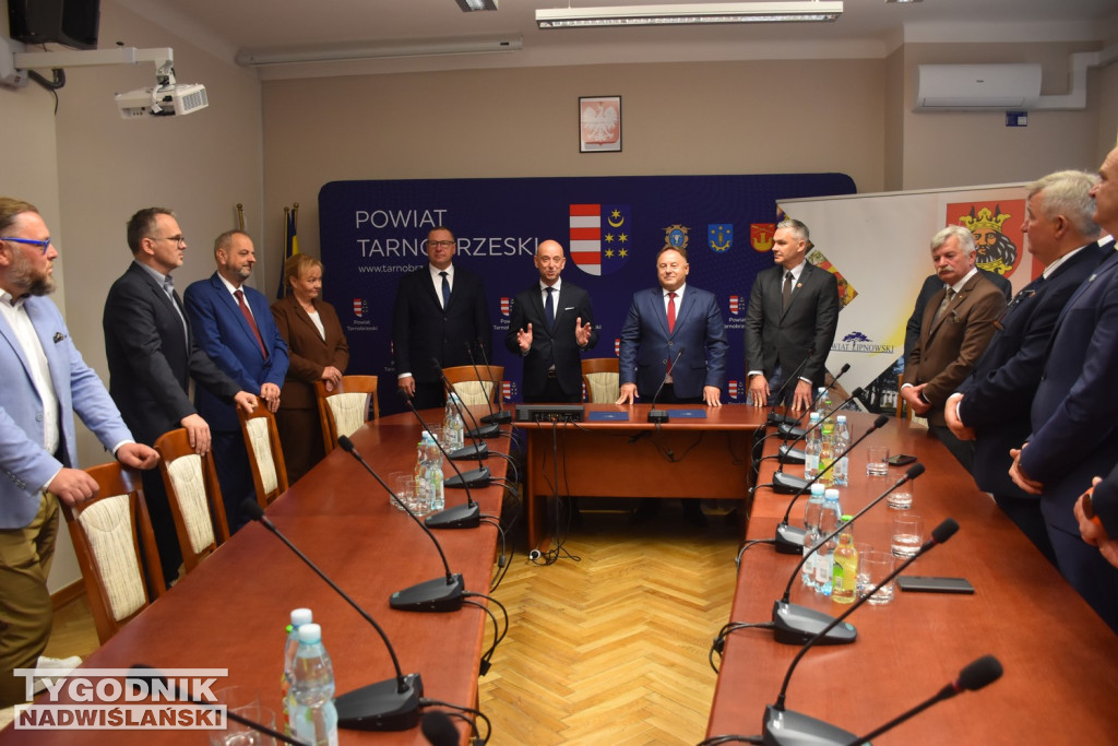 Podpisanie porozumienia między powiatami