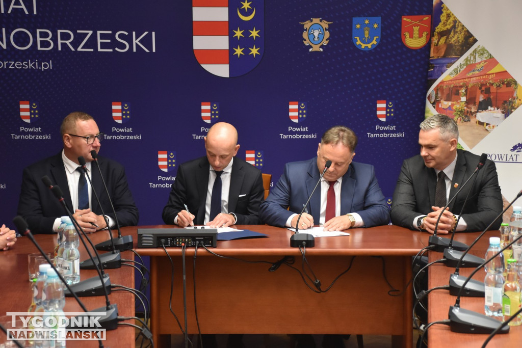 Podpisanie porozumienia między powiatami