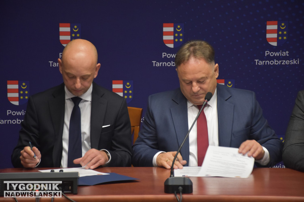 Podpisanie porozumienia między powiatami