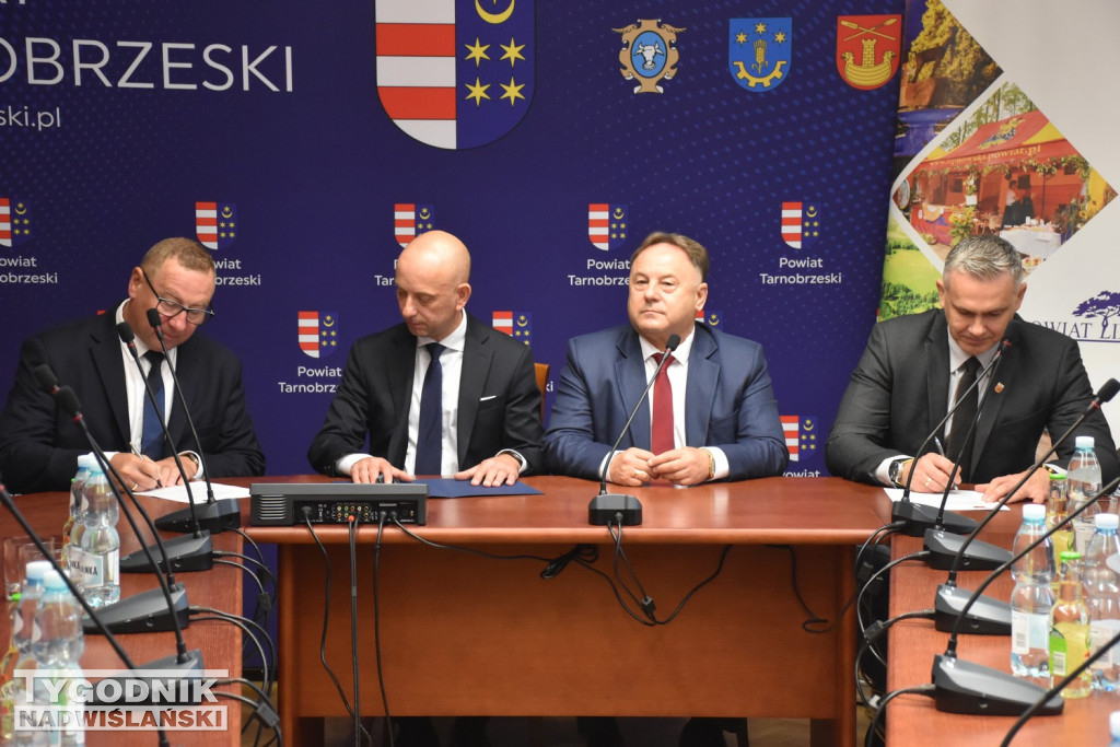 Podpisanie porozumienia między powiatami