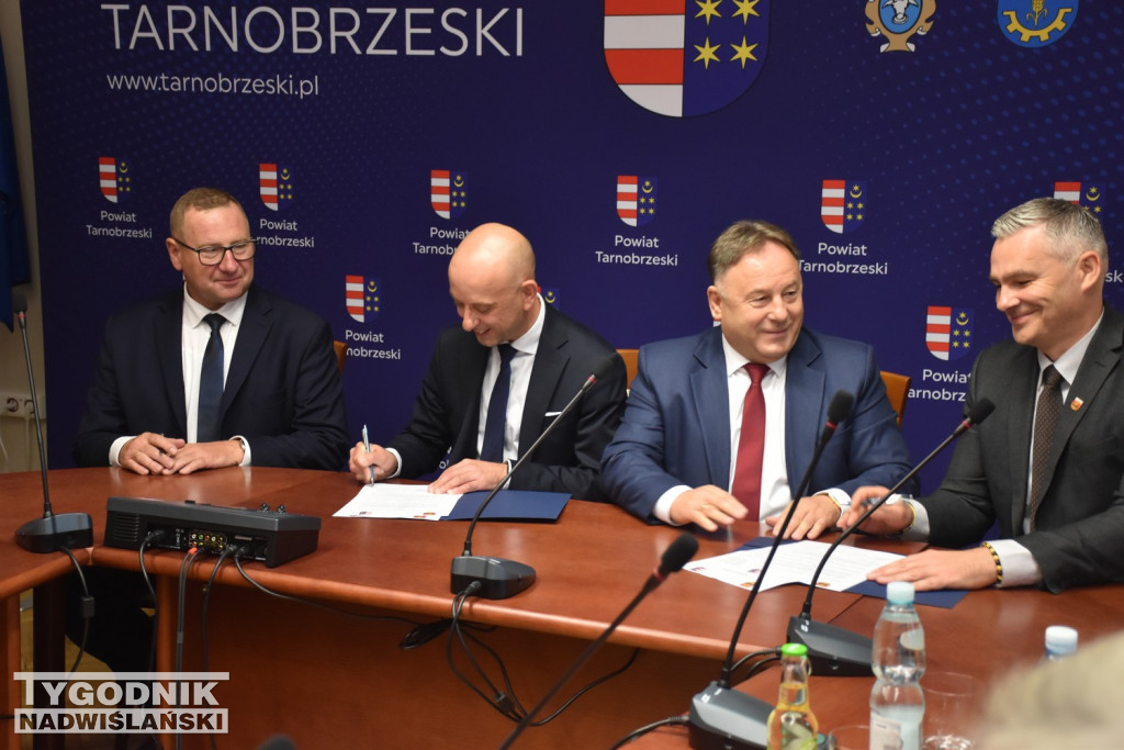 Podpisanie porozumienia między powiatami