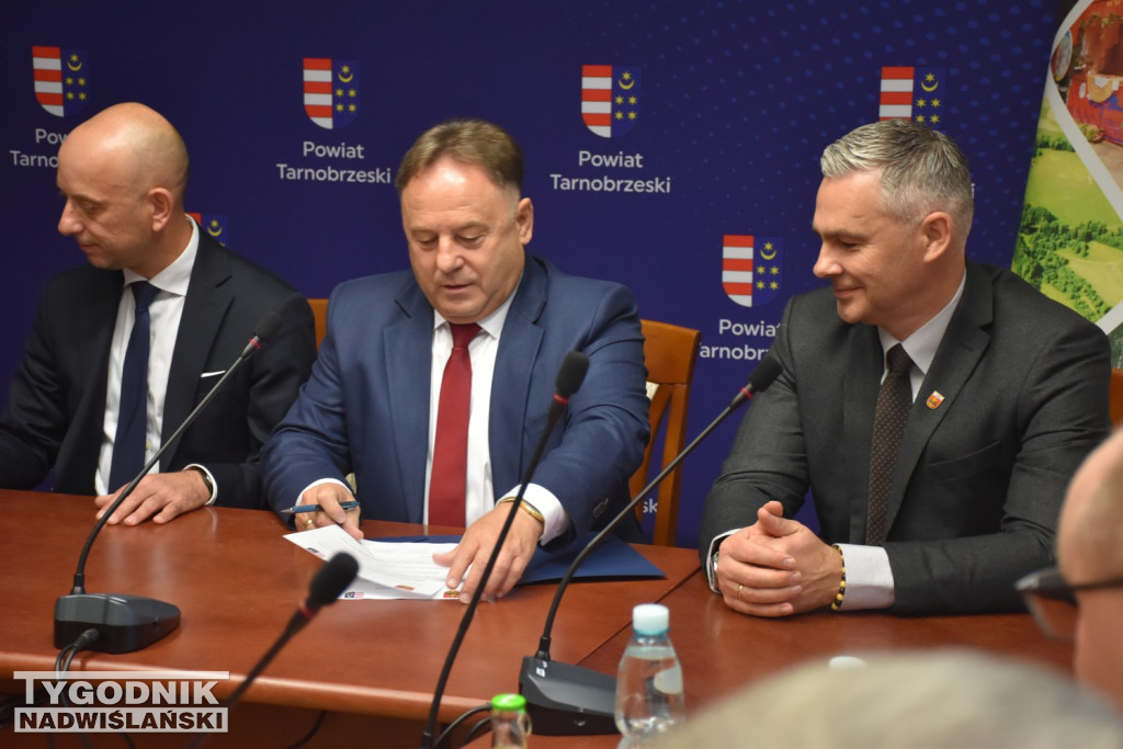 Podpisanie porozumienia między powiatami