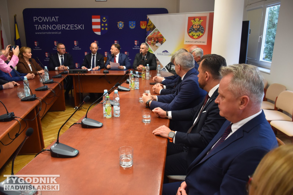 Podpisanie porozumienia między powiatami