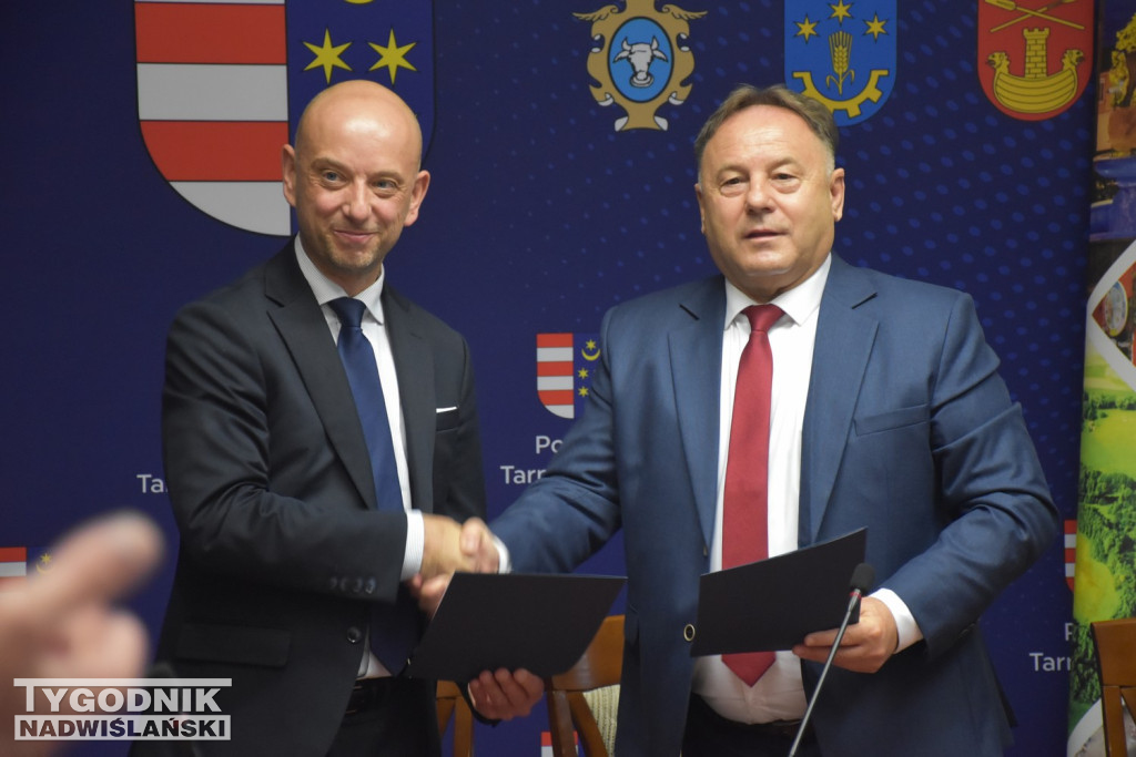 Podpisanie porozumienia między powiatami
