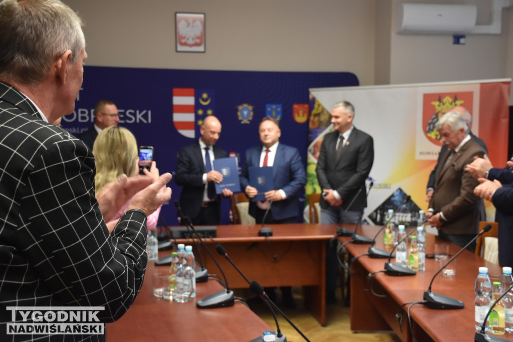 Podpisanie porozumienia między powiatami