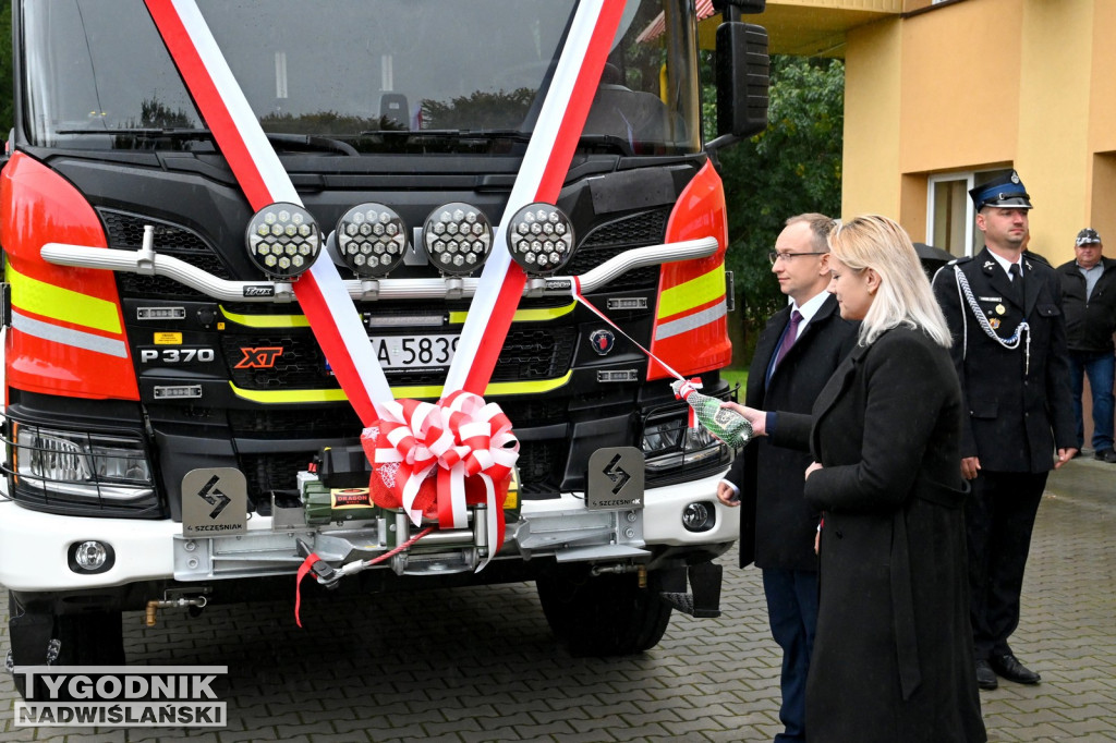 Nowy wóz strażacki dla OSP Chmielów