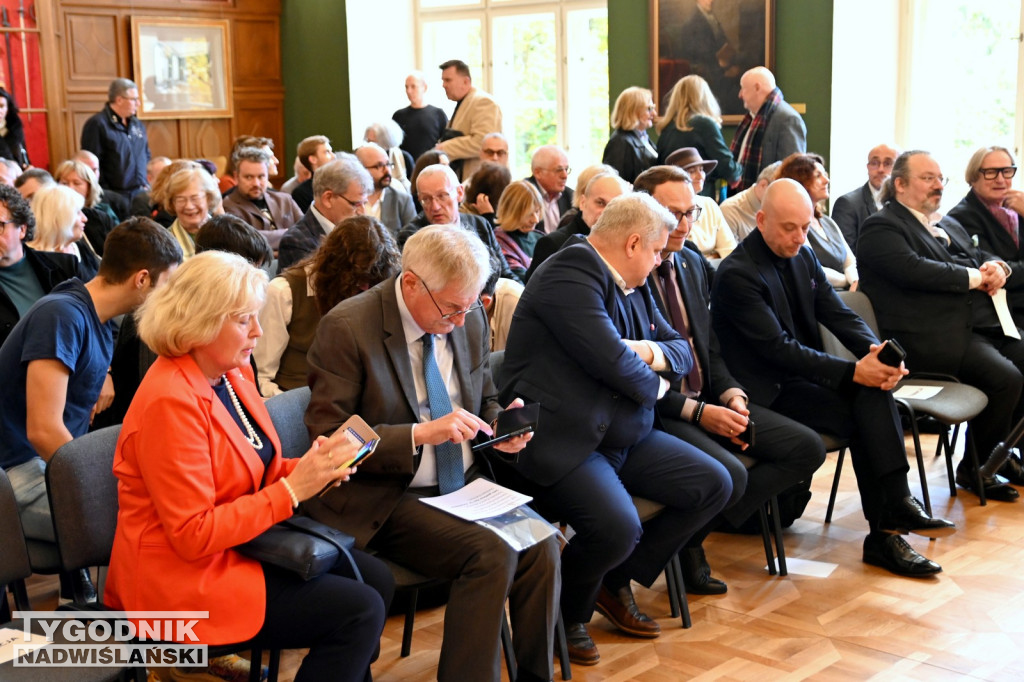 Wystawa prac Mariana Ruzamskiego w tarnobrzeskim muzeum