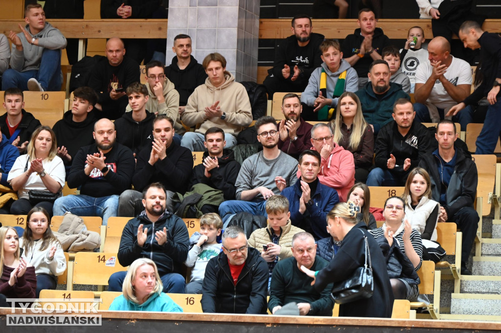 Kibice ma meczu MKKS Siarka - Dziki Basket Mielec