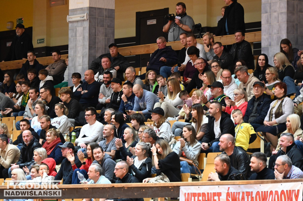 Kibice ma meczu MKKS Siarka - Dziki Basket Mielec