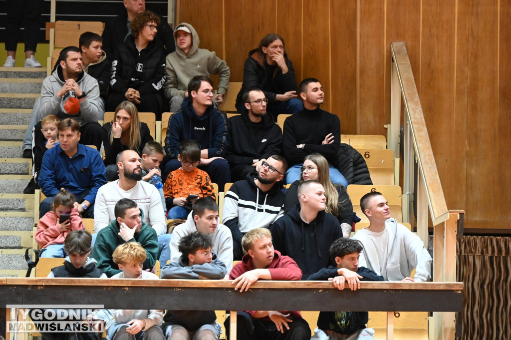 Kibice ma meczu MKKS Siarka - Dziki Basket Mielec